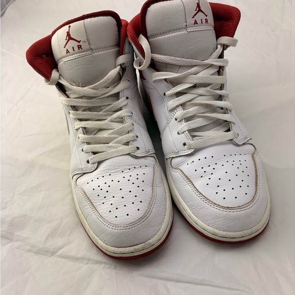 Jordan 1 Size 10.5 - Picture 6 of 7